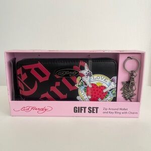 Ed Hardy Black Wallet with heart detail and Keychain  Ring Gift Set